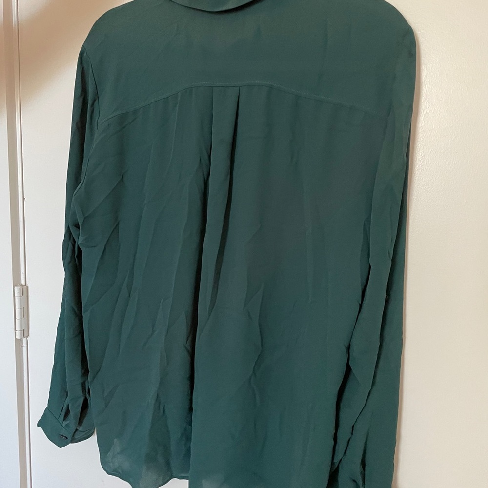 🥳5/$25 Loft Shirt🥳 - Picture 2 of 5